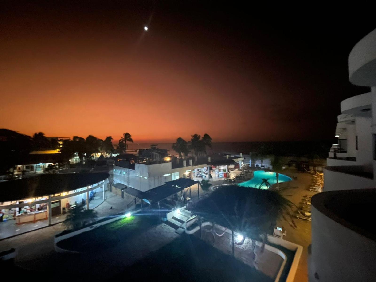 Loki Del Mar Hostel Mancora Bagian luar foto