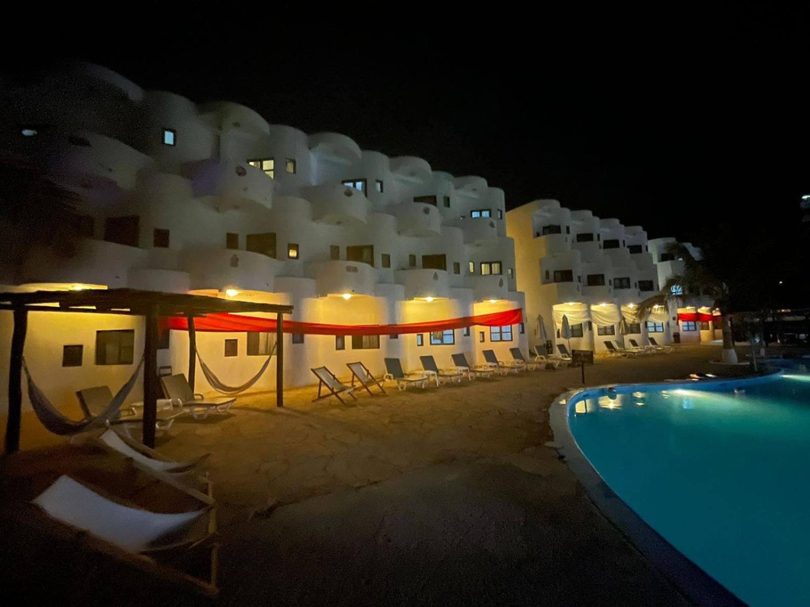 Loki Del Mar Hostel Mancora Bagian luar foto