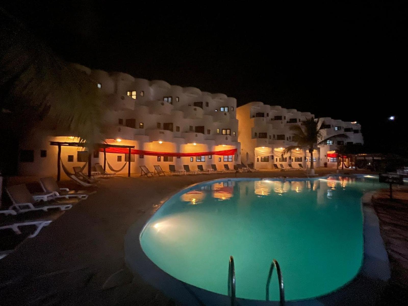 Loki Del Mar Hostel Mancora Bagian luar foto