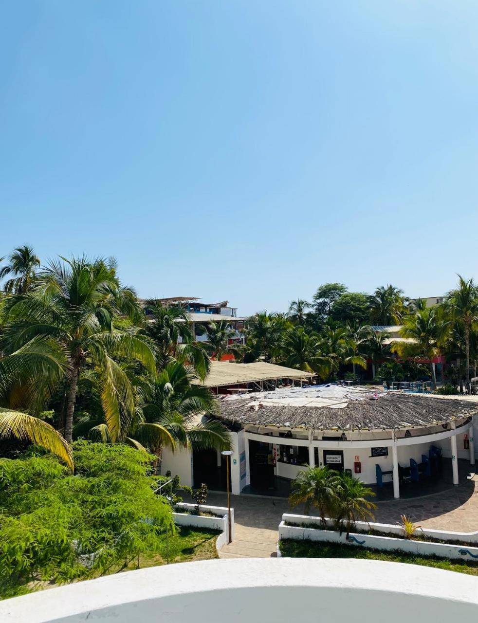 Loki Del Mar Hostel Mancora Bagian luar foto