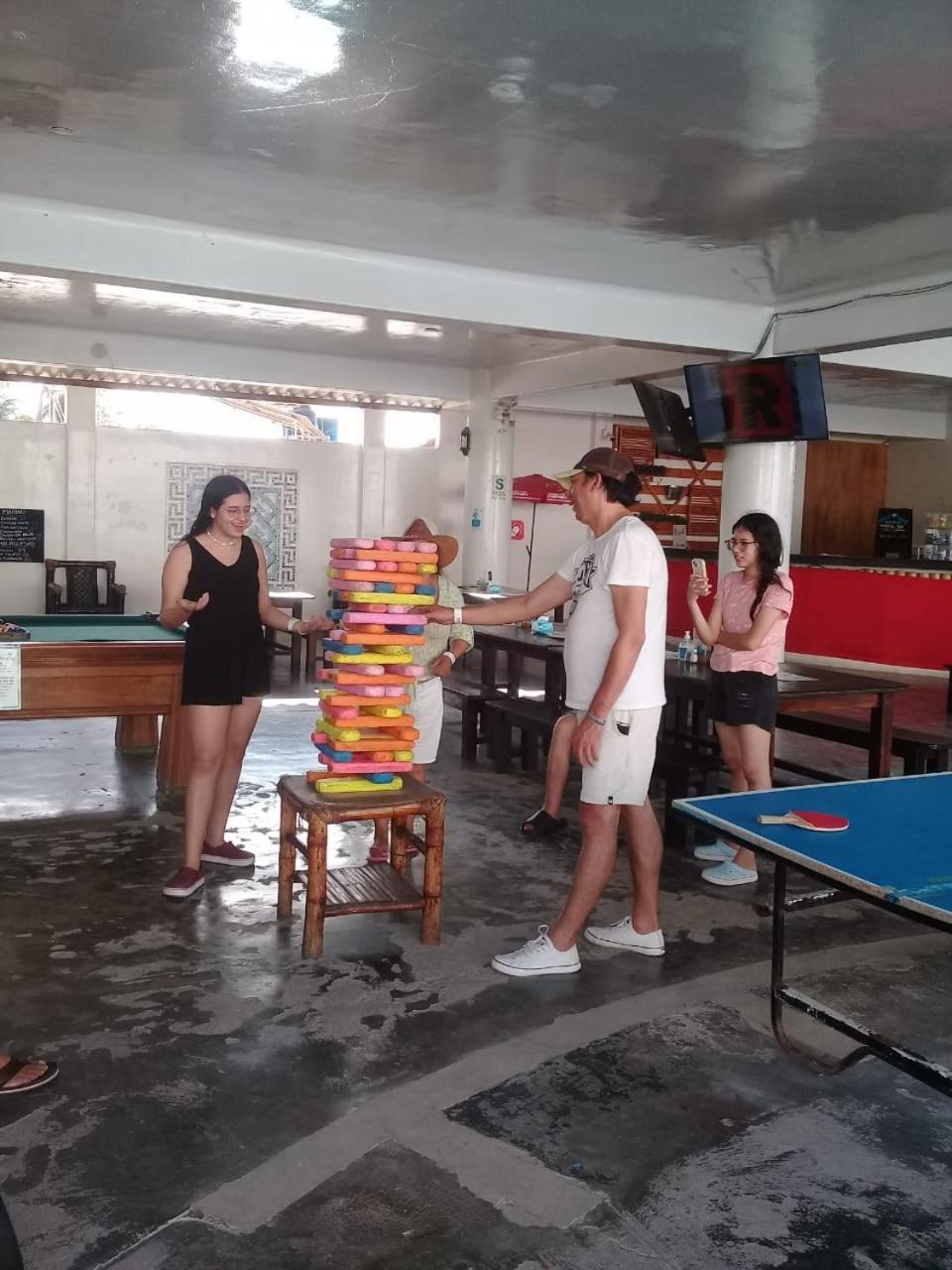 Loki Del Mar Hostel Mancora Bagian luar foto