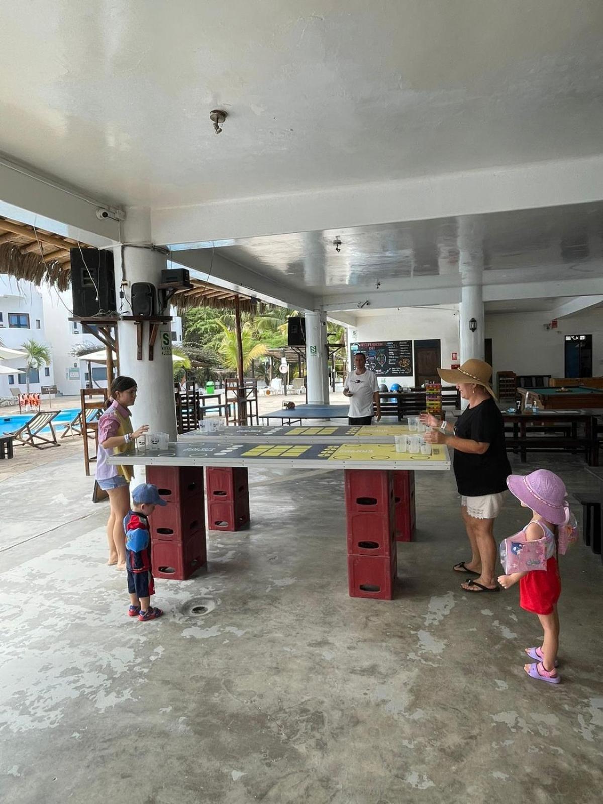 Loki Del Mar Hostel Mancora Bagian luar foto
