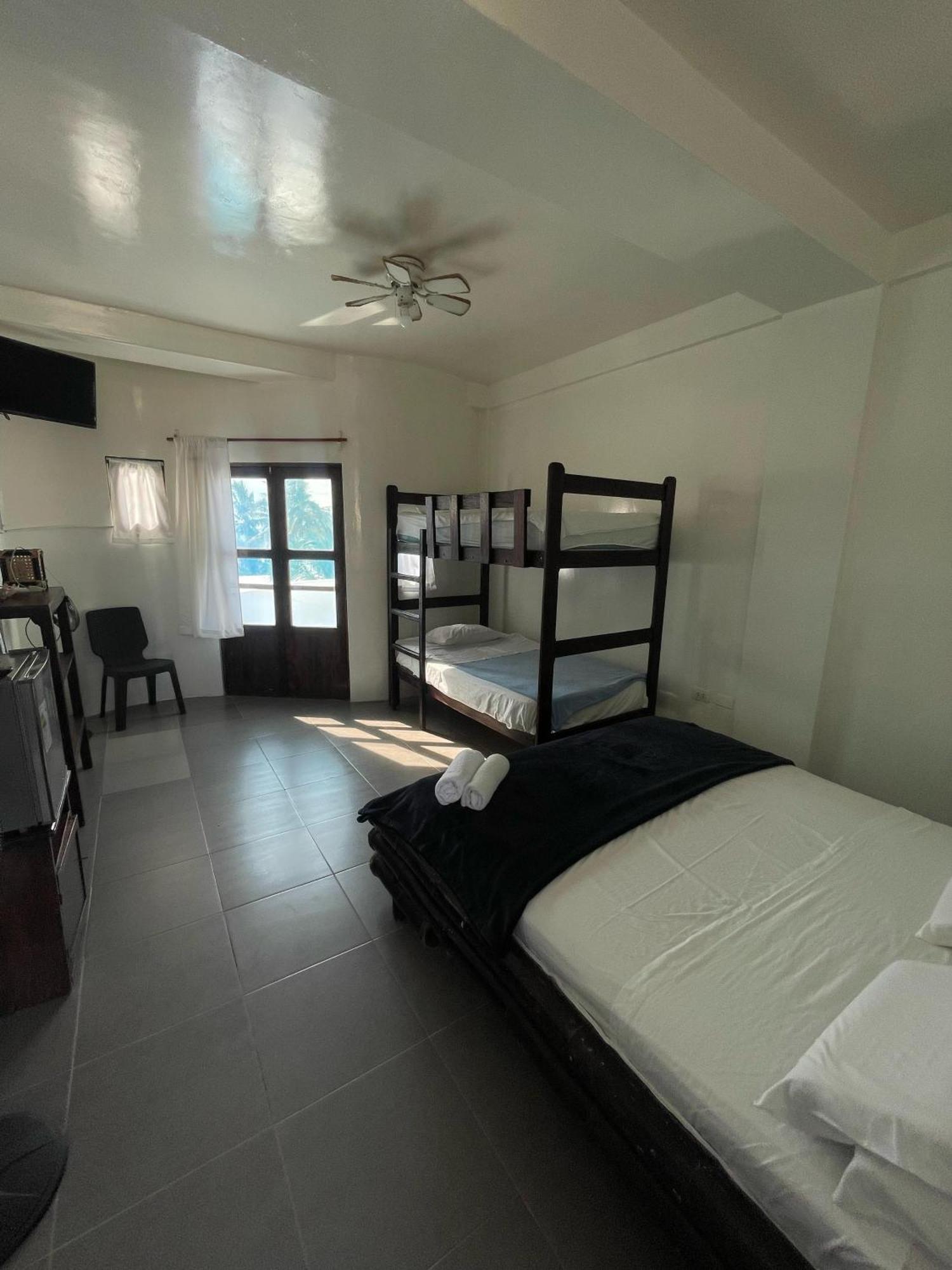 Loki Del Mar Hostel Mancora Bagian luar foto