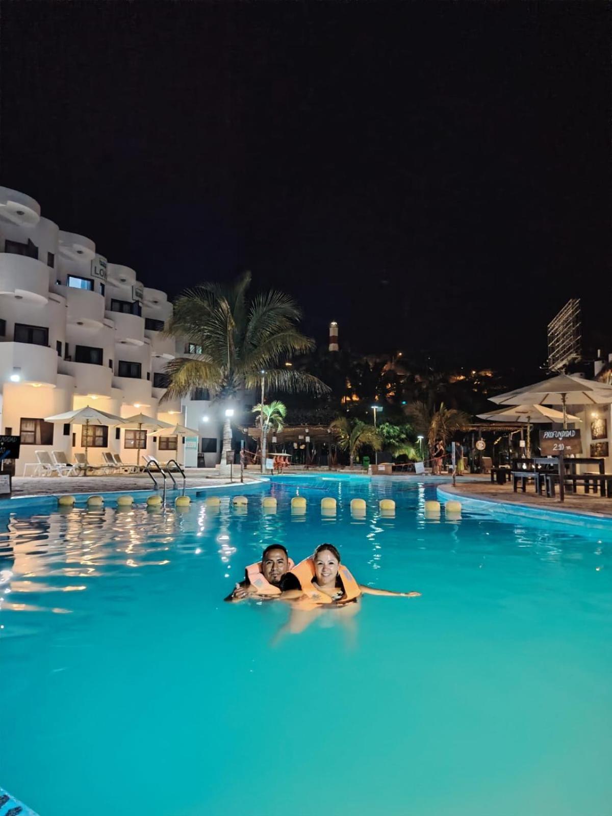 Loki Del Mar Hostel Mancora Bagian luar foto