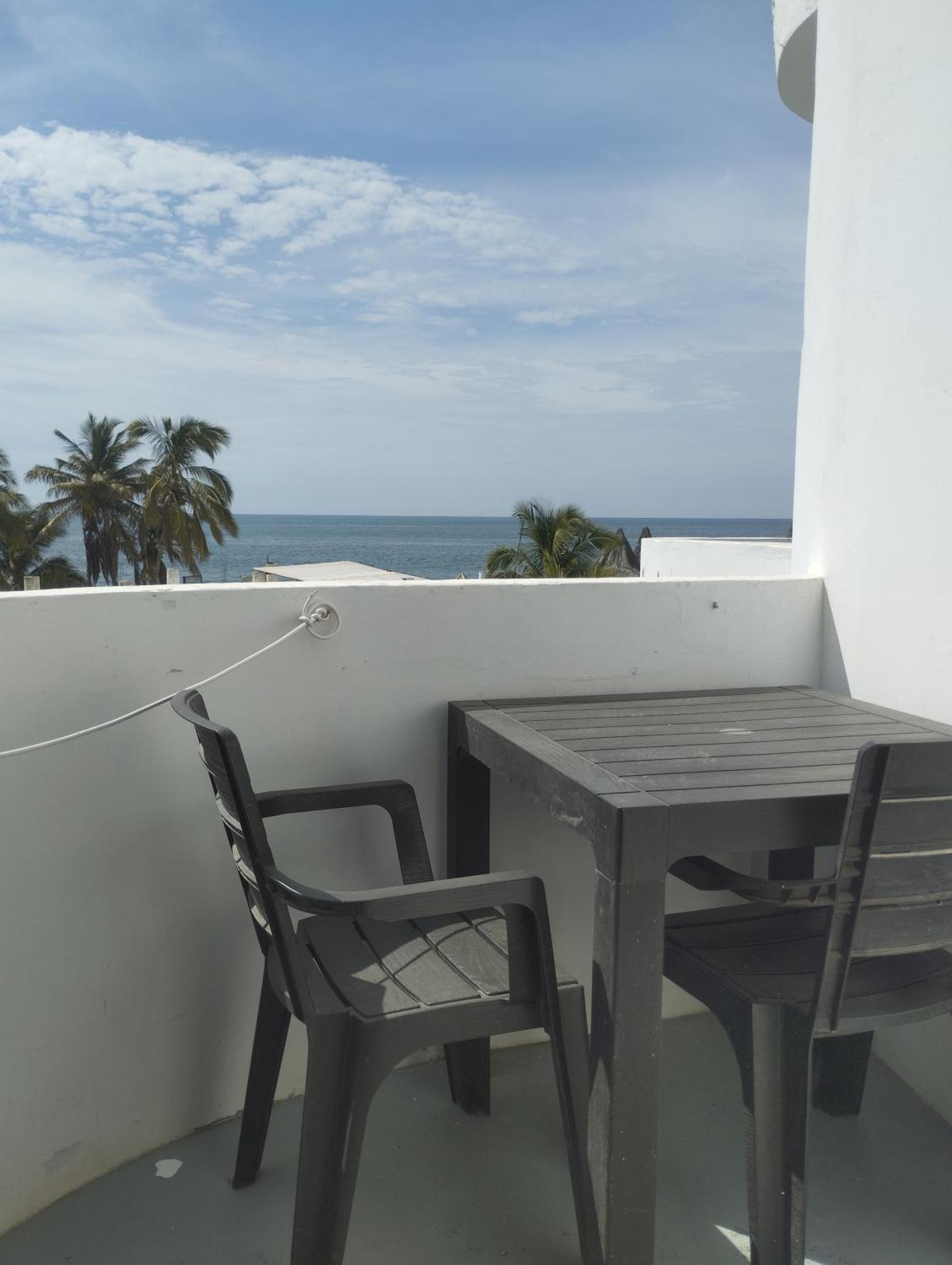 Loki Del Mar Hostel Mancora Bagian luar foto