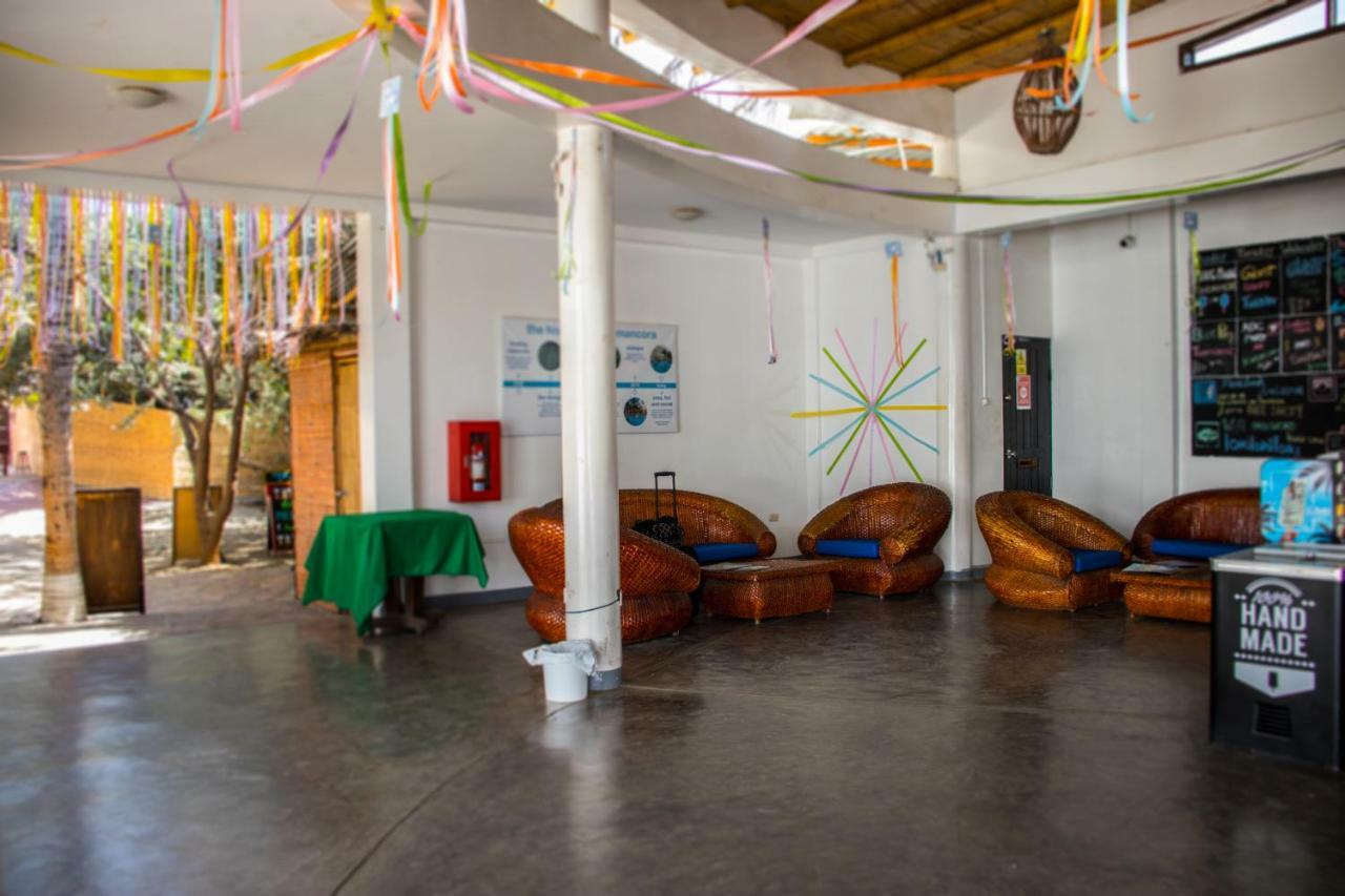 Loki Del Mar Hostel Mancora Bagian luar foto